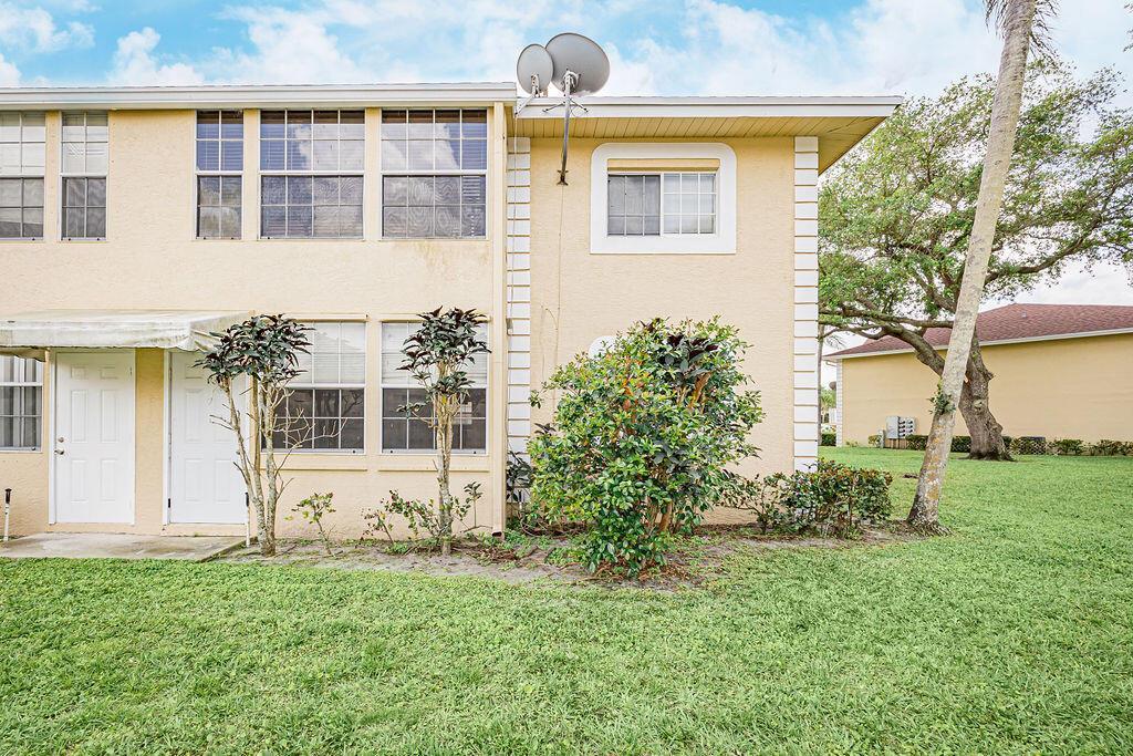 1501 PALM BEACH TRACE Drive, Royal Palm Beach FL 33411 photo 2