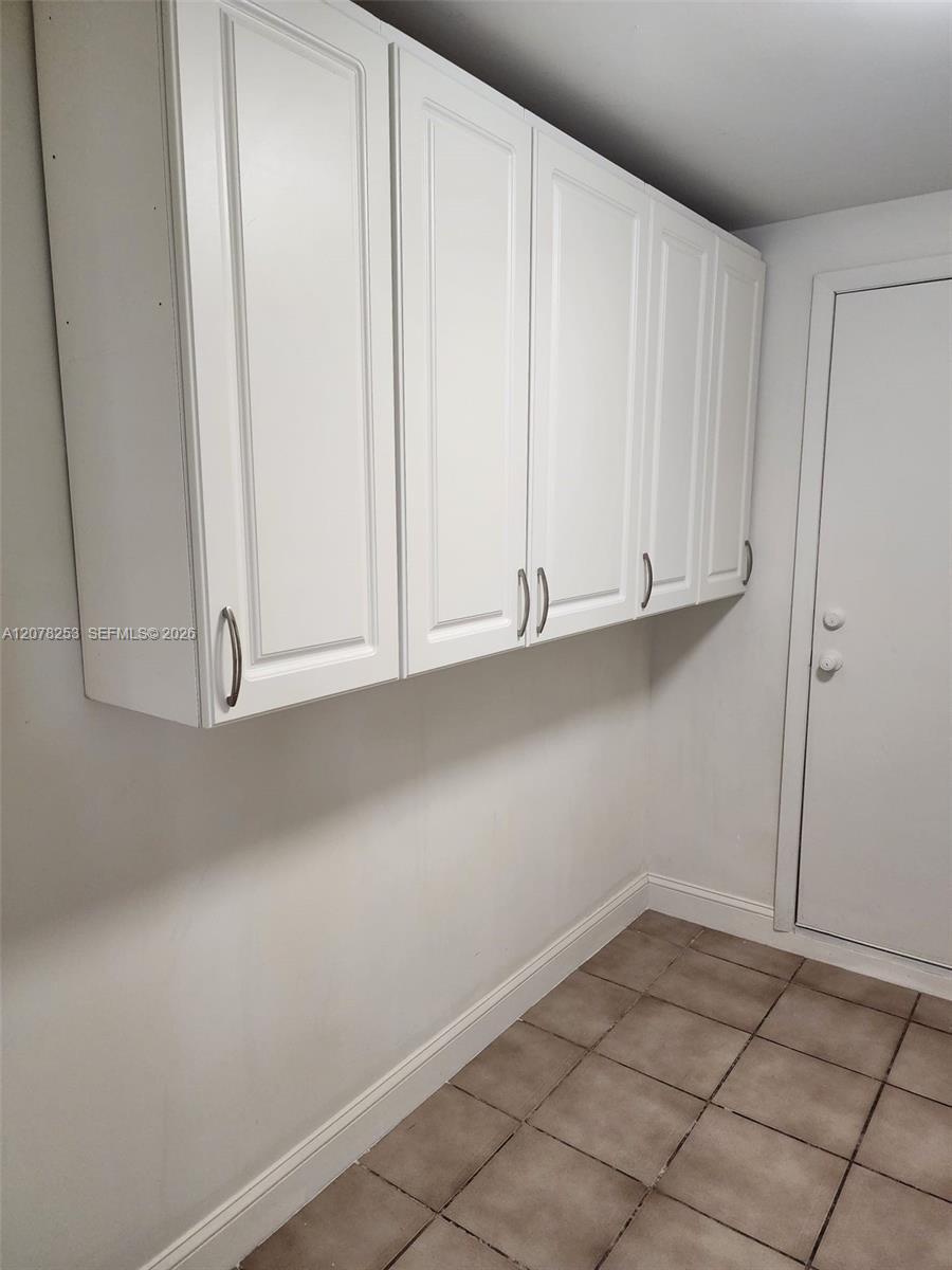 120 NW 18th Ave, Miami FL 33125 photo 3