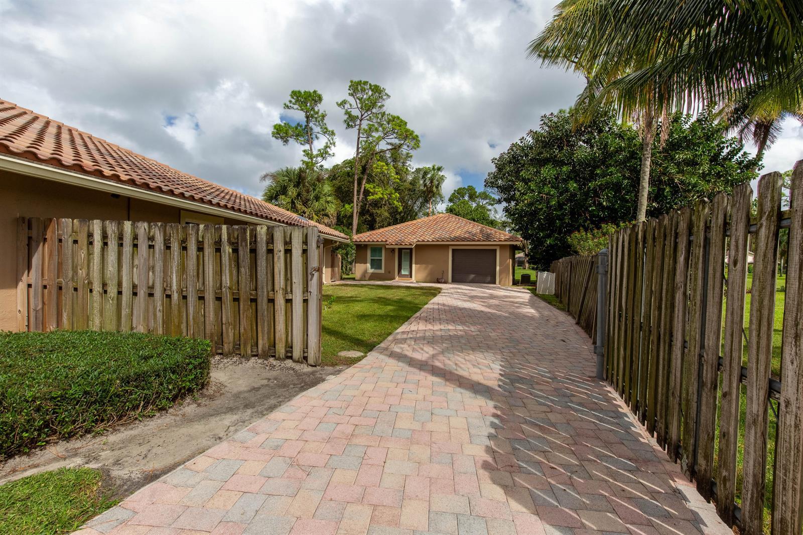 352 WINDOW ROCK Drive, Wellington FL 33414 photo 3