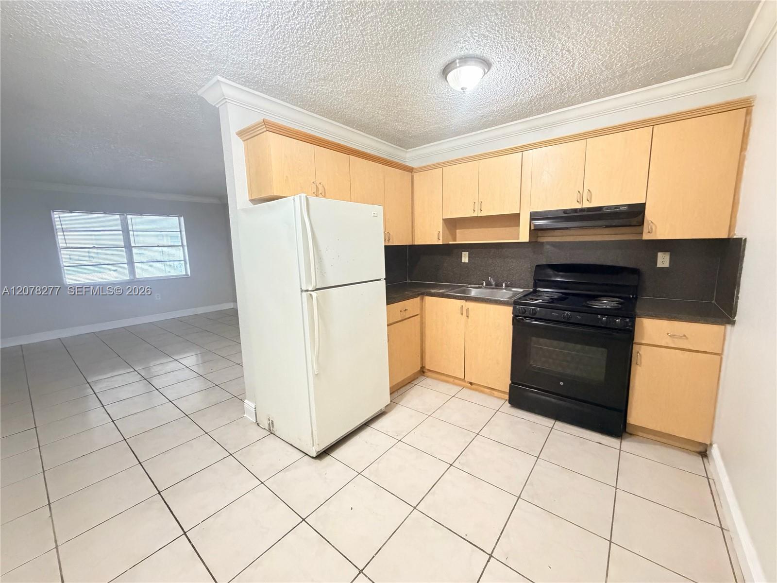 16118 NE 21st Ave # 4, North Miami Beach FL 33162 photo 3
