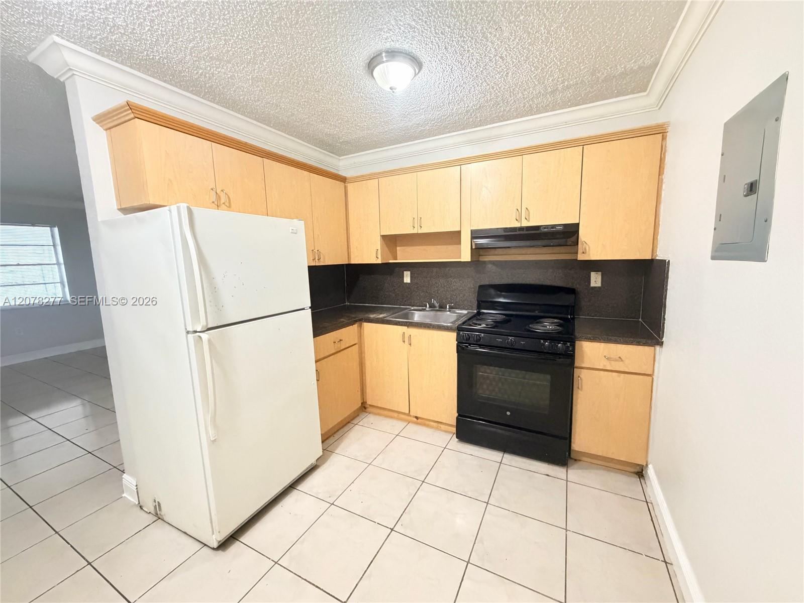 16118 NE 21st Ave # 4, North Miami Beach FL 33162 photo 4