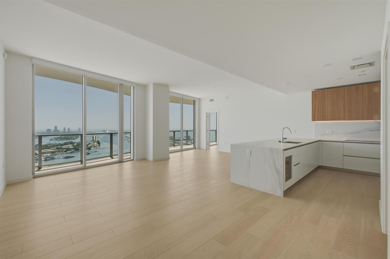 1400 Biscayne Boulevard # 4304, Miami FL 33132 photo 3