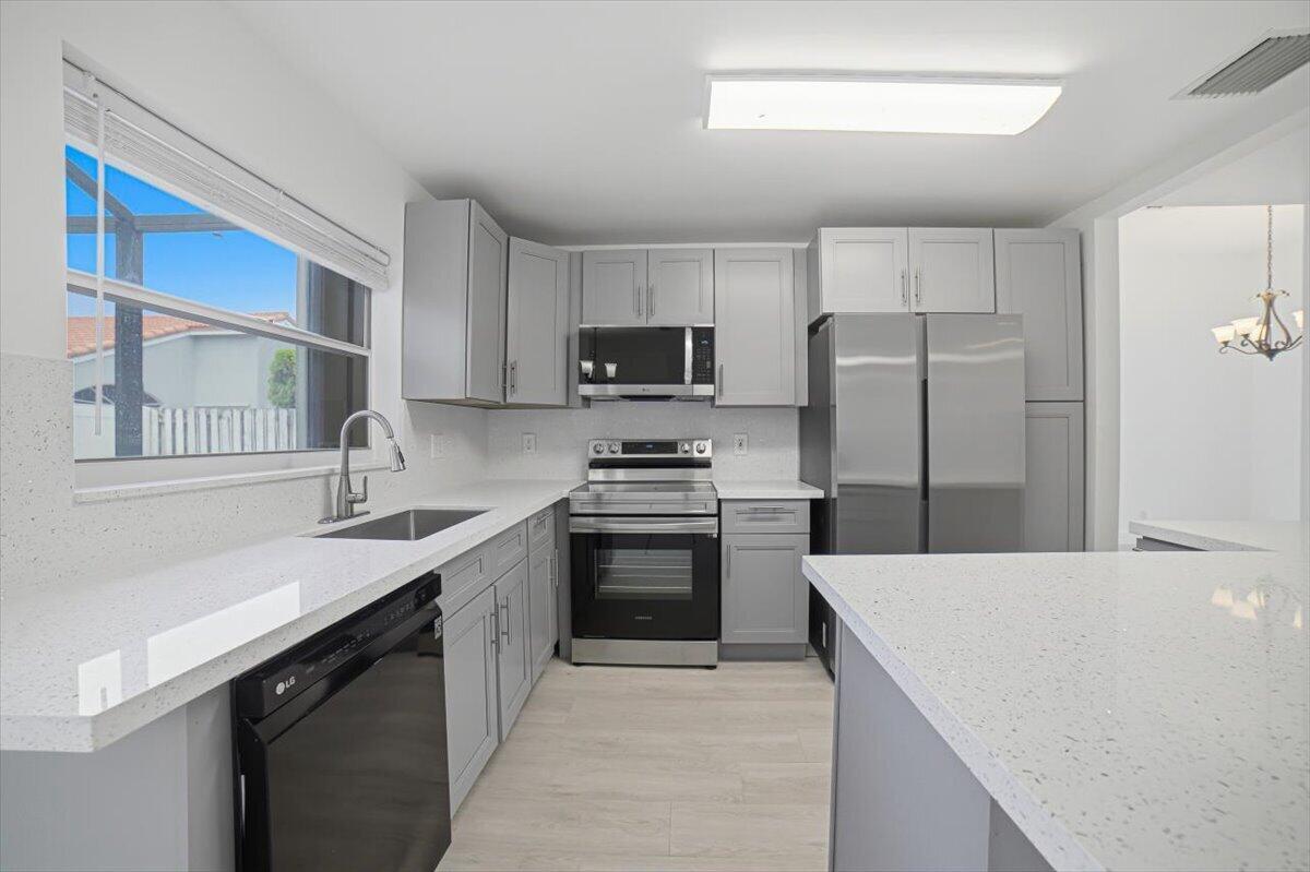 1378 SW 180TH Avenue, Pembroke Pines FL 33029 photo 4