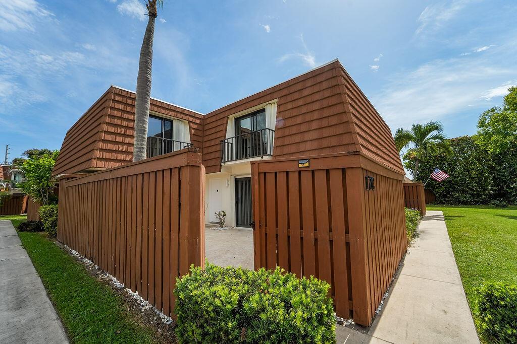 3900 SE County Line Road, Jupiter FL 33469 photo 2