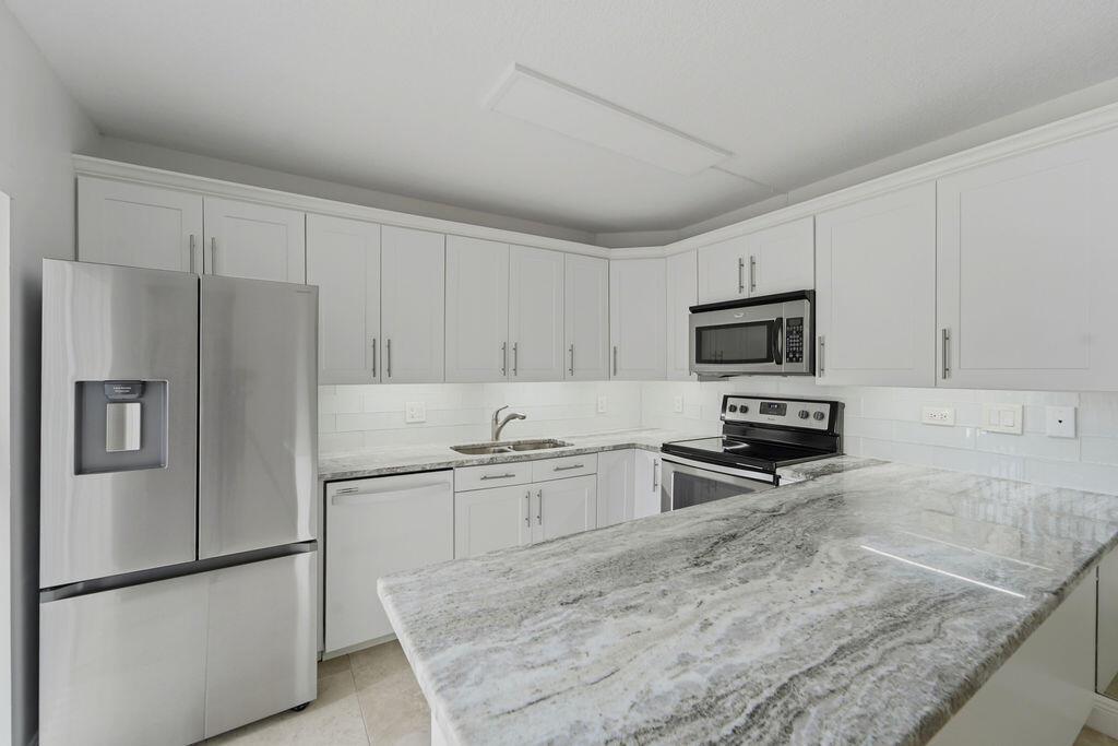 3900 SE County Line Road, Jupiter FL 33469 photo 4