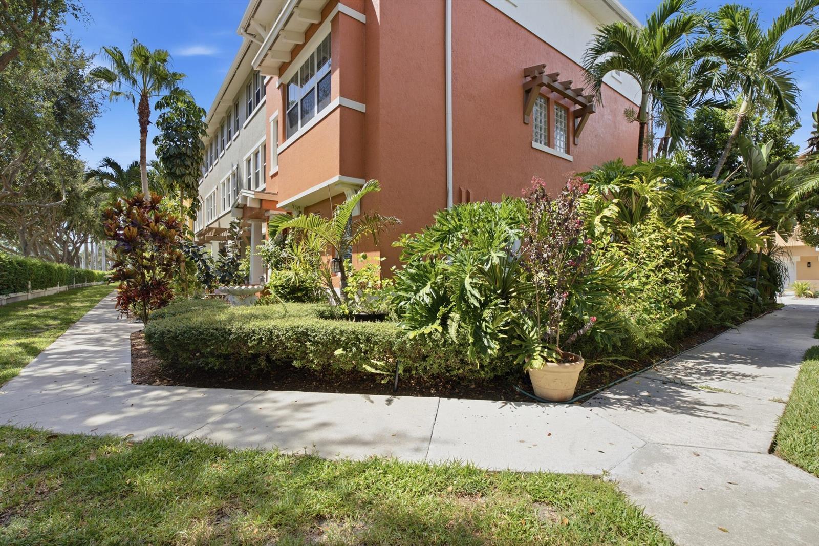 960 Millbrae Court # 6, West Palm Beach FL 33401 photo 2