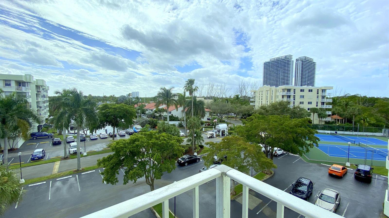 16546 NE 26 Avenue # 5J, North Miami Beach FL 33160