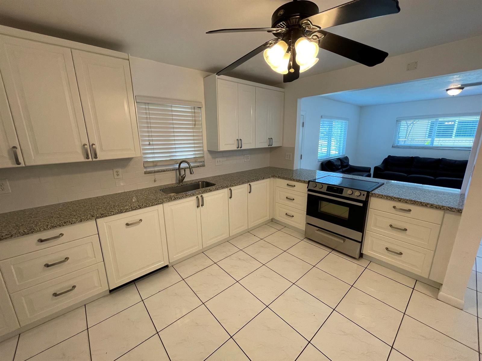 845 NW 10TH Avenue, Dania Beach FL 33004 photo 3