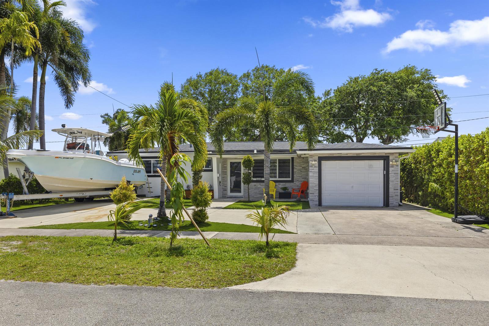 3230 ROOSEVELT Street, Hollywood FL 33021