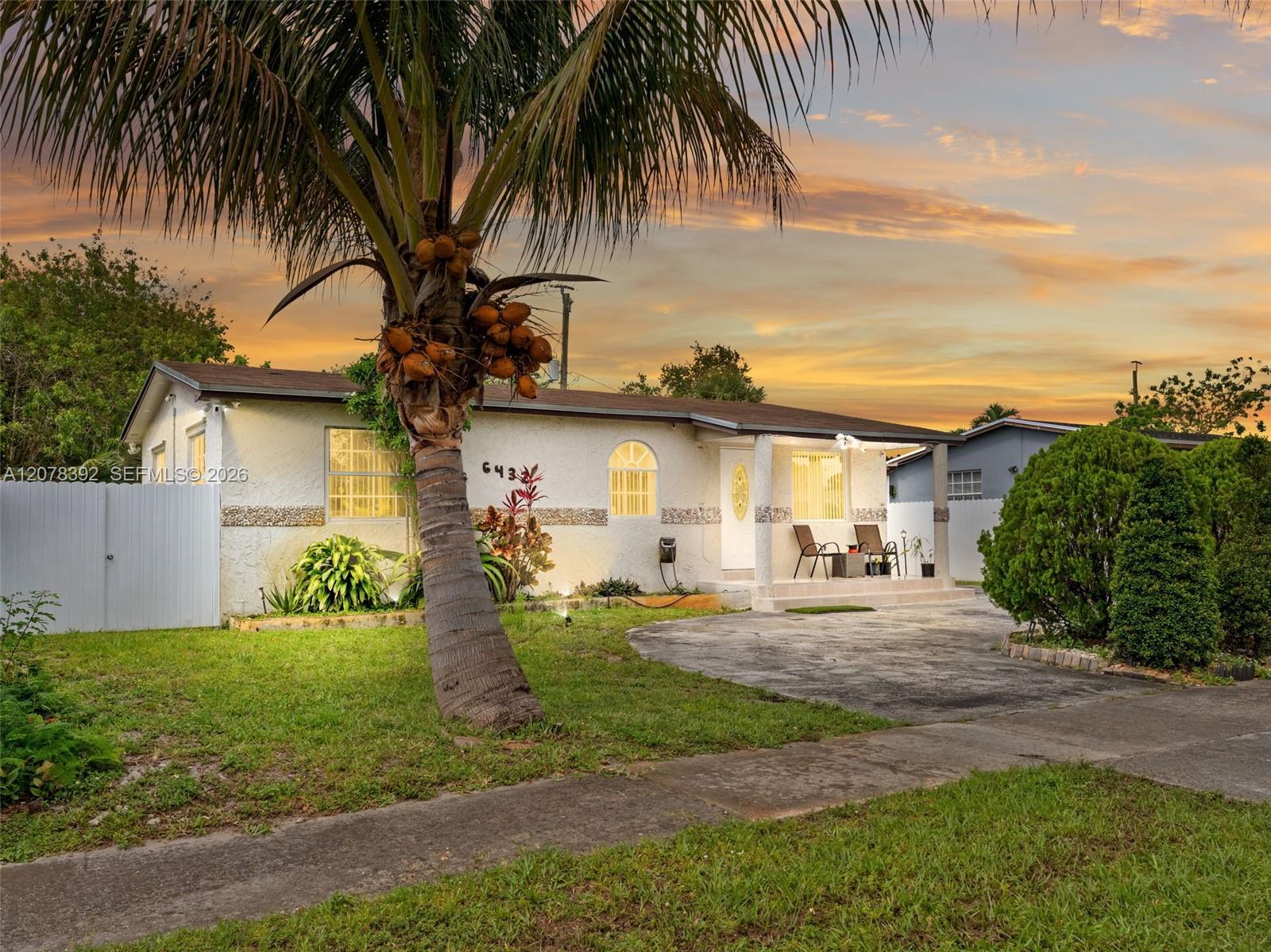 6432 Perry St, Hollywood FL 33024 photo 3