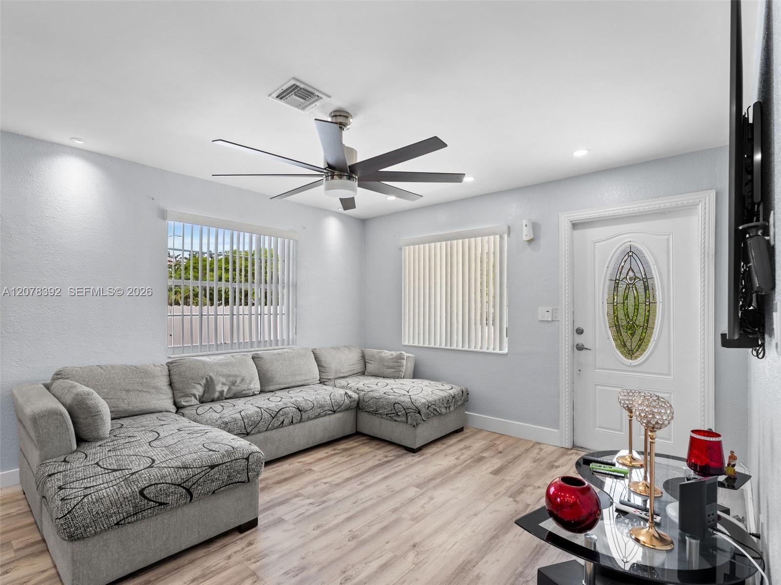 6432 Perry St, Hollywood FL 33024 photo 5