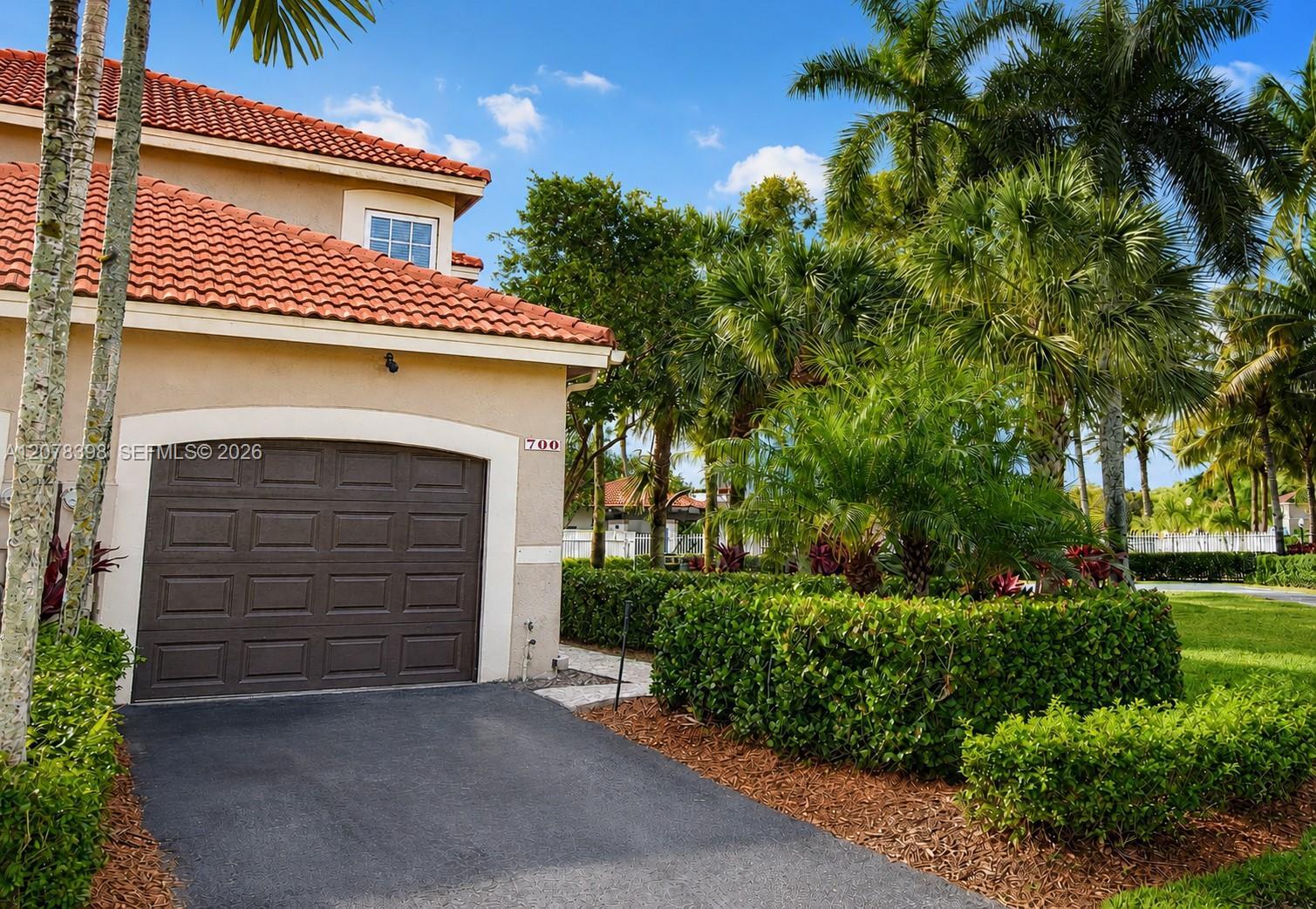 700 Sorrento Dr, Weston FL 33326 photo 5