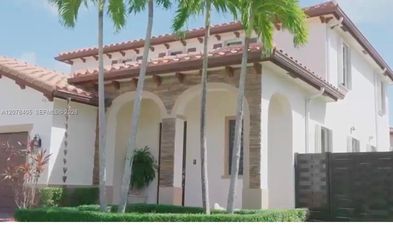 221 SE 35th Ave, Homestead FL 33033 photo 2