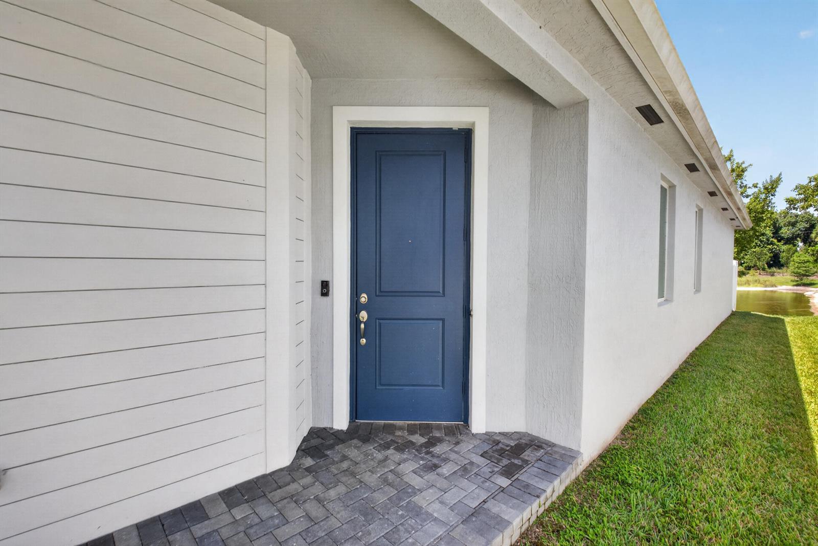 6710 POINTE OF WOODS Drive, West Palm Beach FL 33413 photo 4