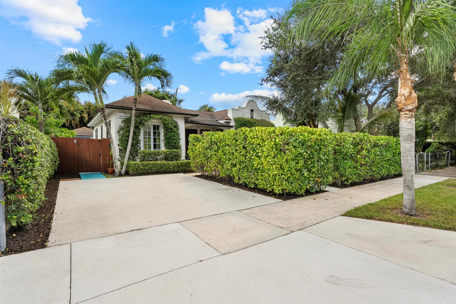 416 WESTWOOD Road, West Palm Beach FL 33401 photo 3