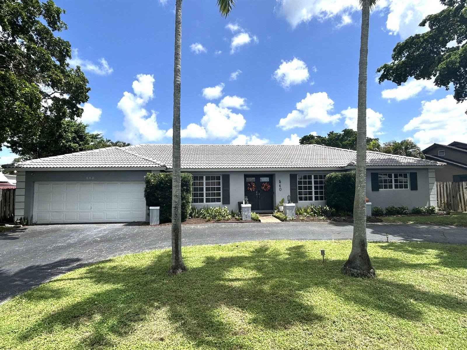 560 S LAKE DASHA Drive, Plantation FL 33324