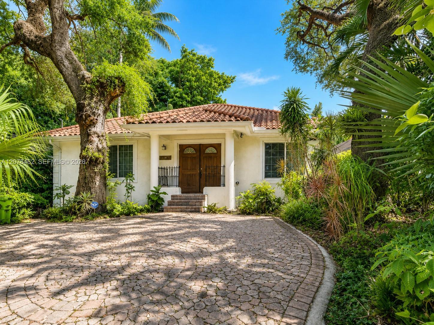 250 NE 87th St, El Portal FL 33138