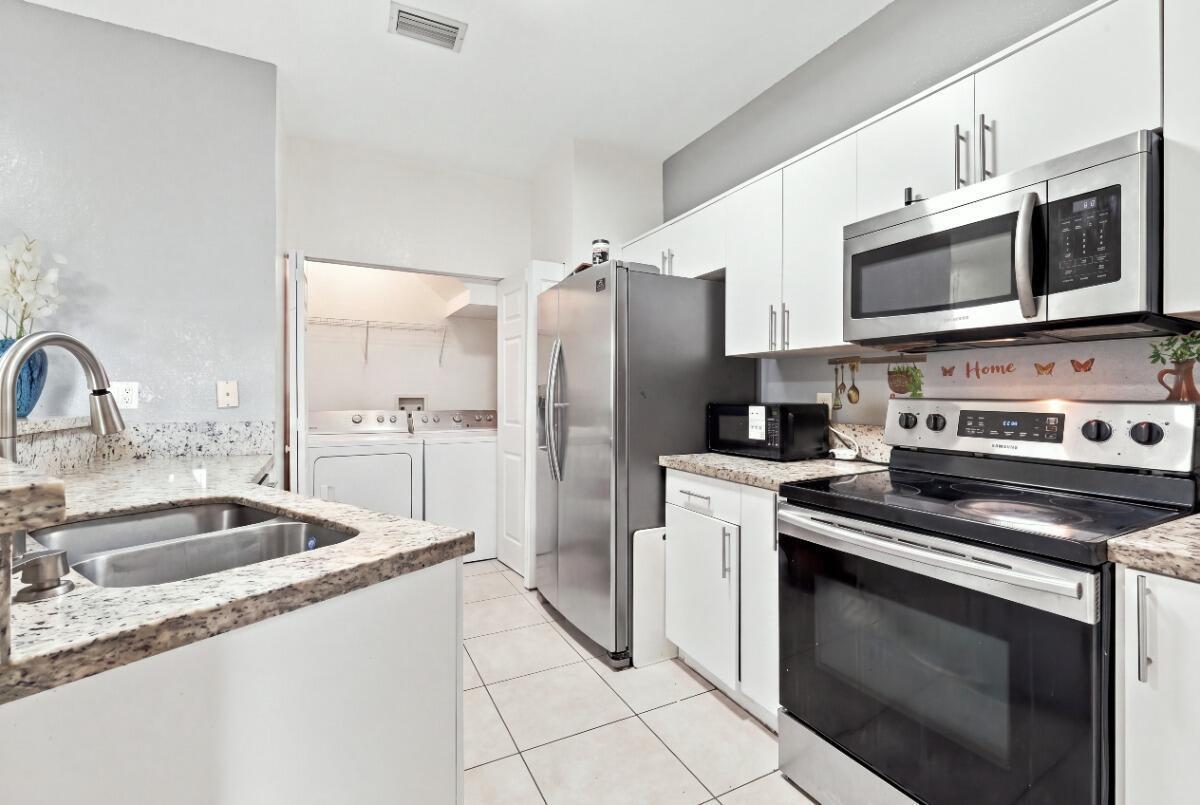 406 W SANTA CATALINA Circle # 406, North Lauderdale FL 33068 photo 3