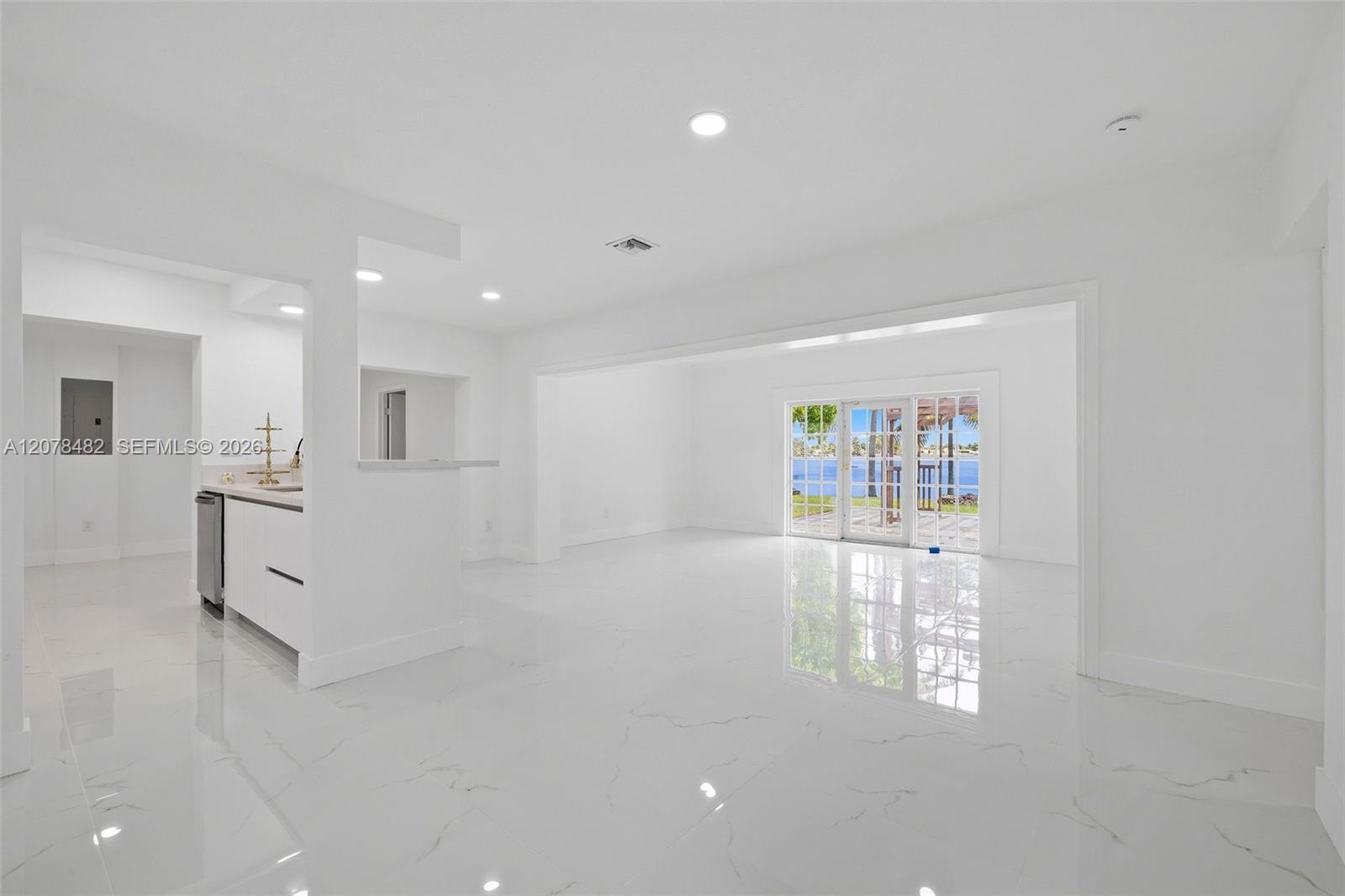10901 SW 47th Ter, Miami FL 33165 photo 4