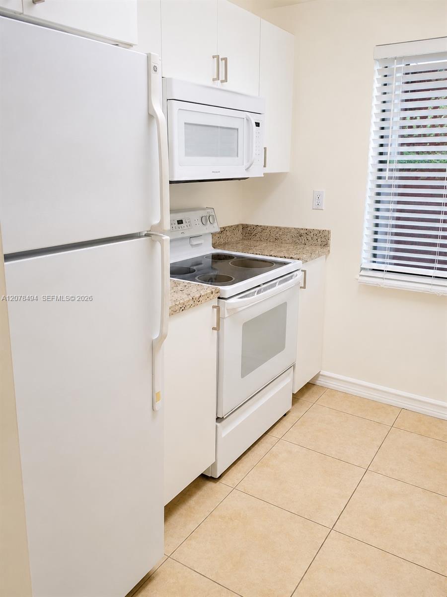 3396 Foxcroft Rd # 316, Miramar FL 33025