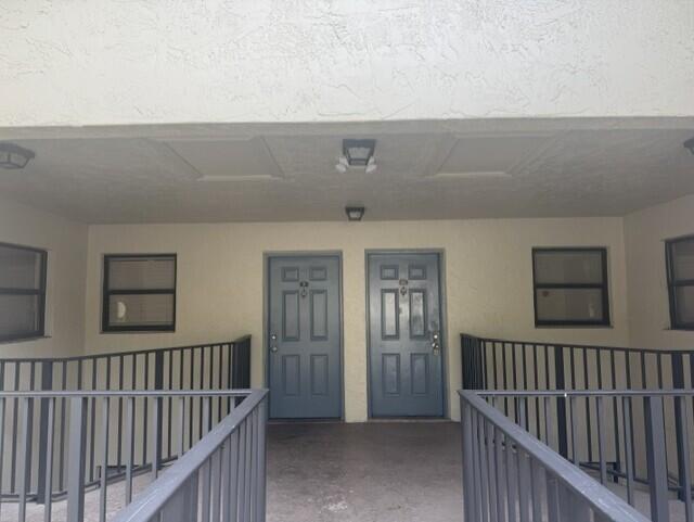 1495 LAKE CRYSTAL Drive # G, West Palm Beach FL 33411 photo 2