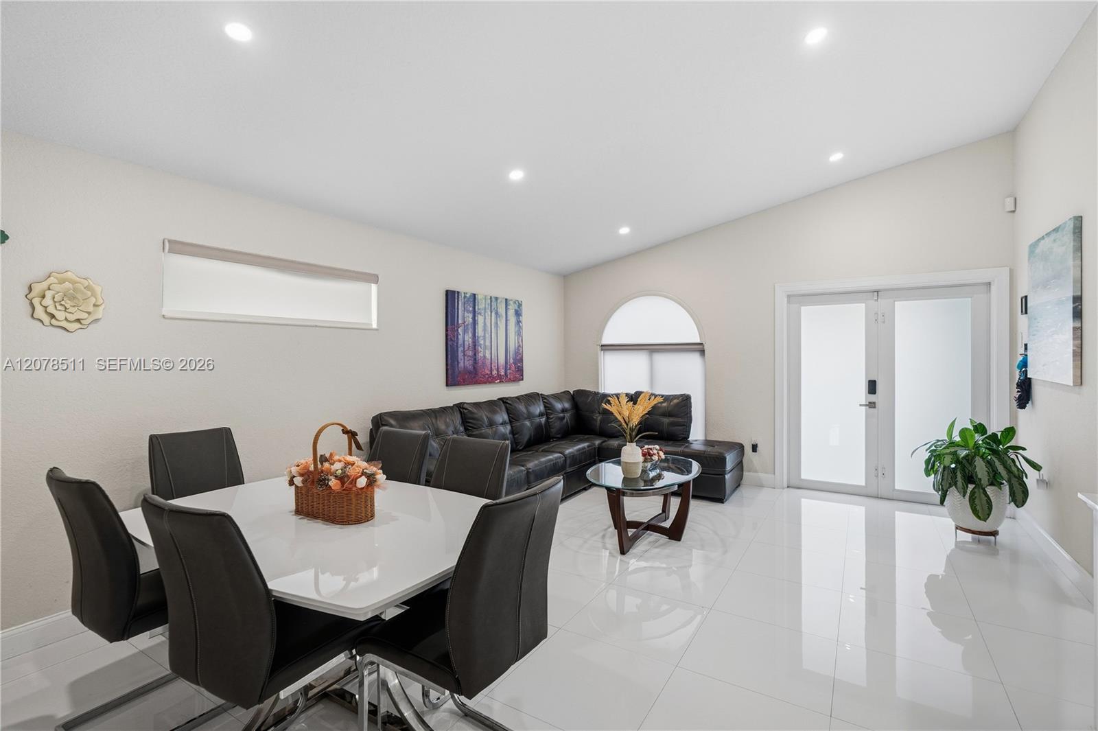 7456 W 34th Ln, Hialeah FL 33018 photo 2