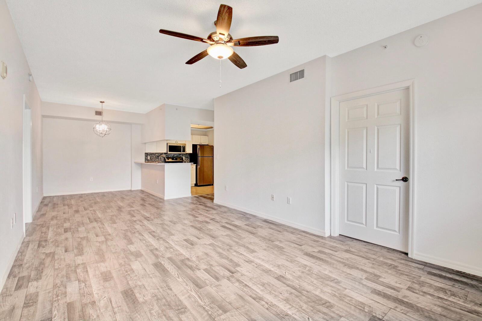 2801 SARENTO Place # 304, Palm Beach Gardens FL 33410 photo 2