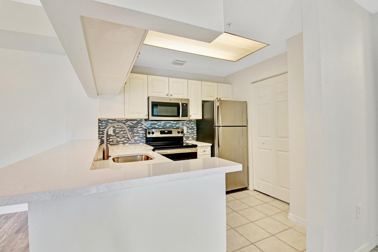 2801 SARENTO Place # 304, Palm Beach Gardens FL 33410 photo 5