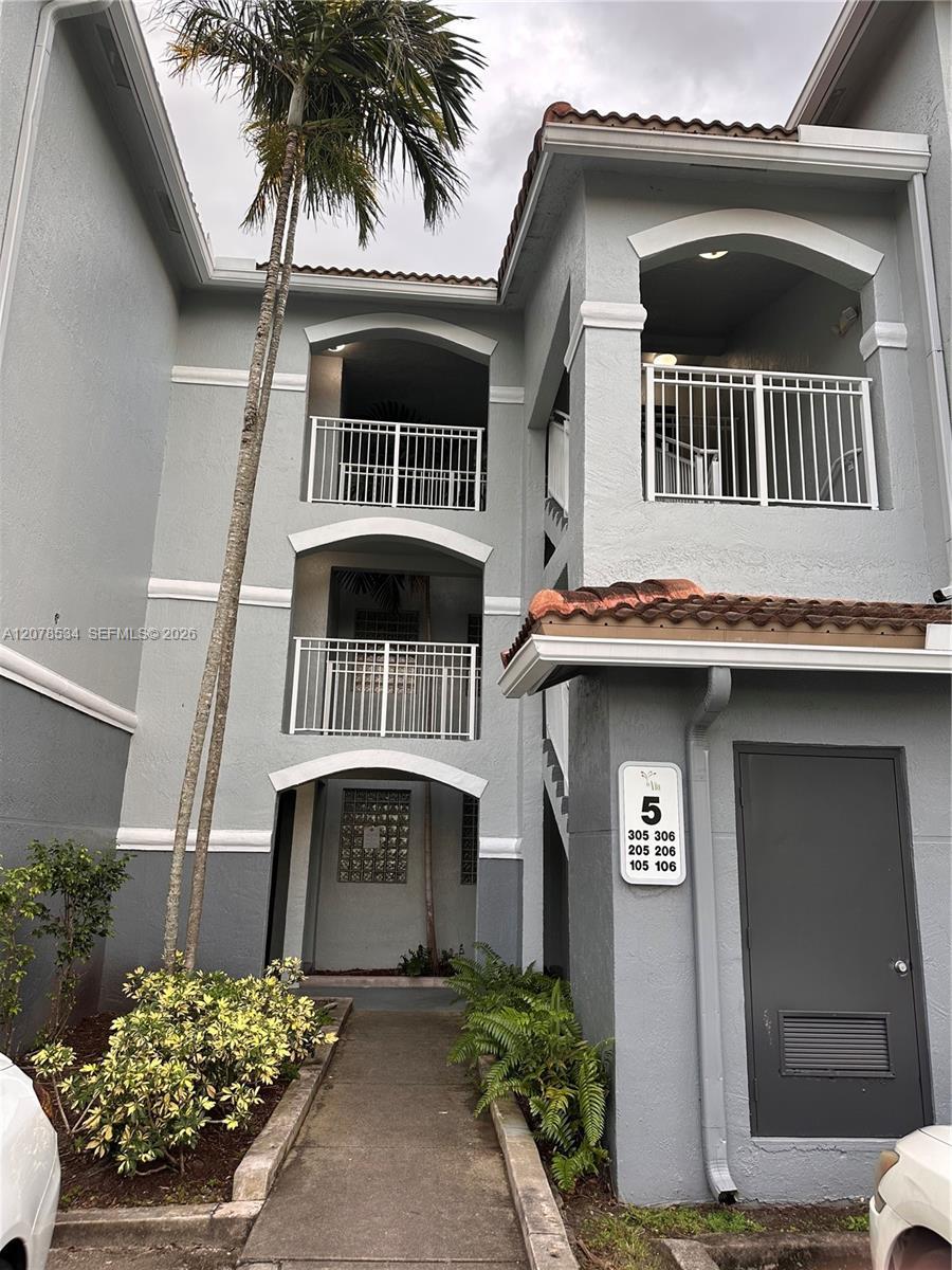 9640 NW 2nd St # 306, Pembroke Pines FL 33024