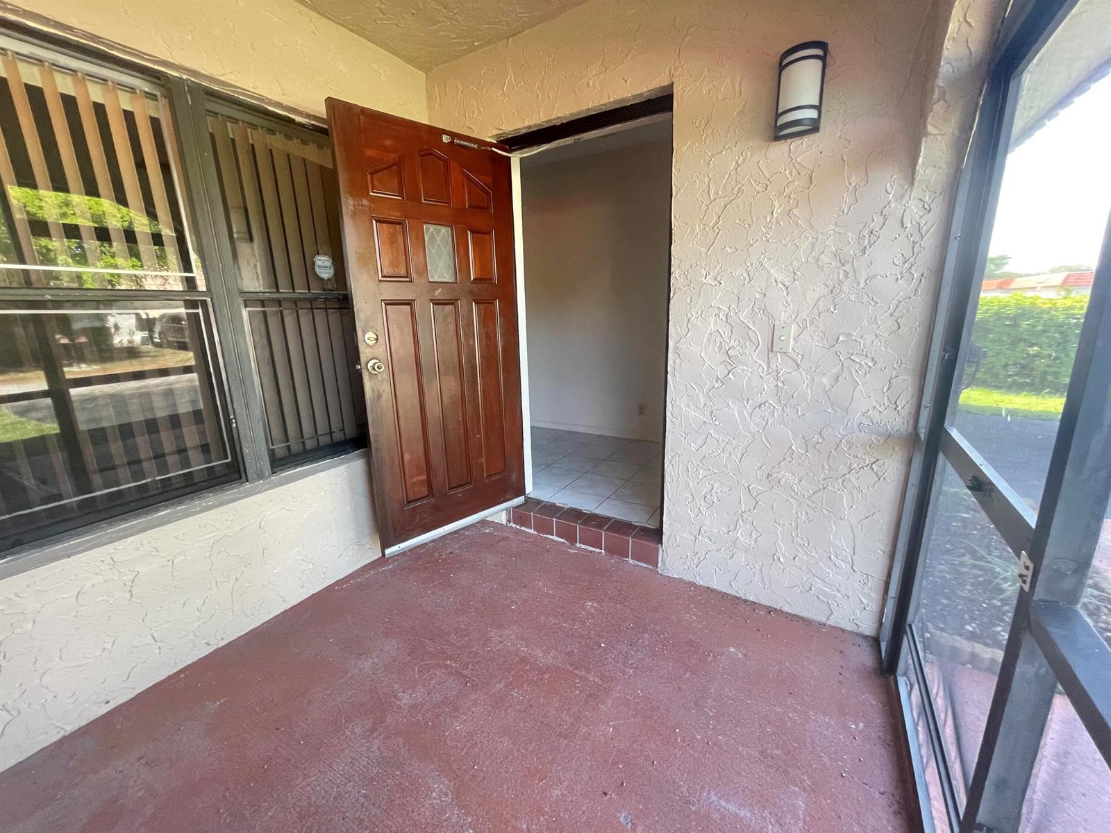 7112 NW 78TH Avenue, Tamarac FL 33321 photo 2