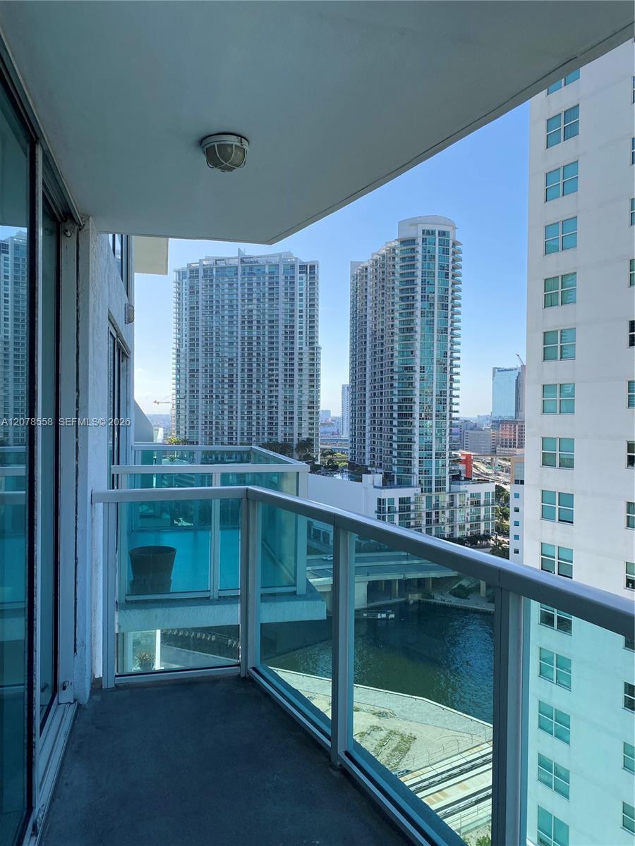 41 SE 5th St # 1109, Miami FL 33131 photo 2