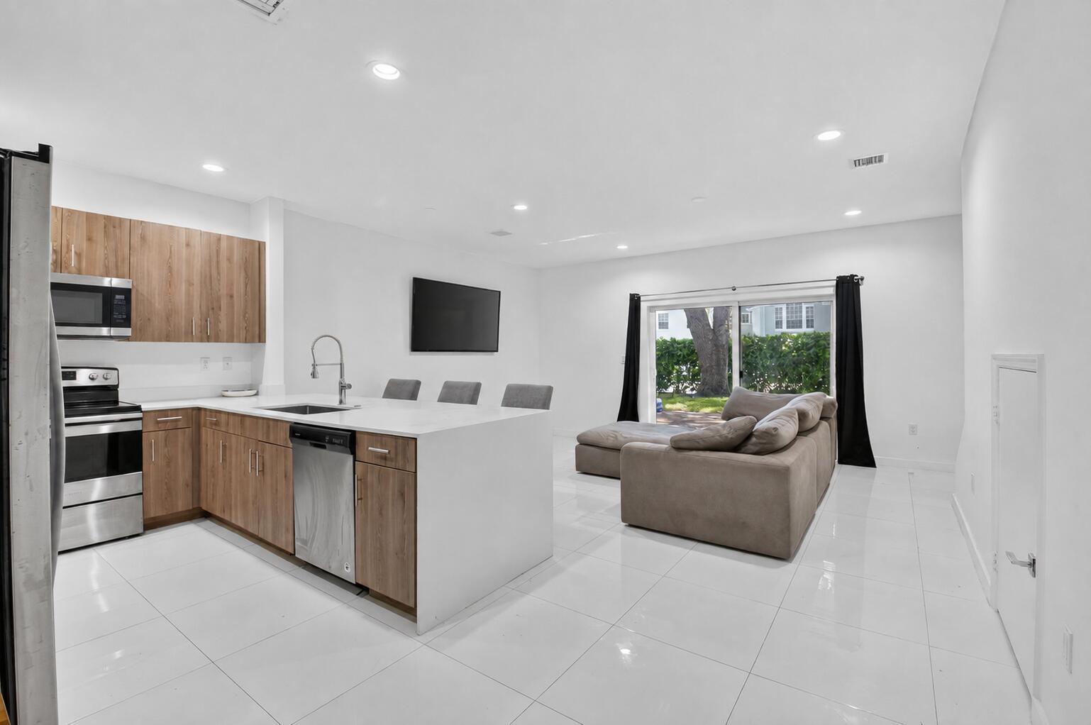 1030 CRYSTAL Way # 103, Delray Beach FL 33444 photo 3