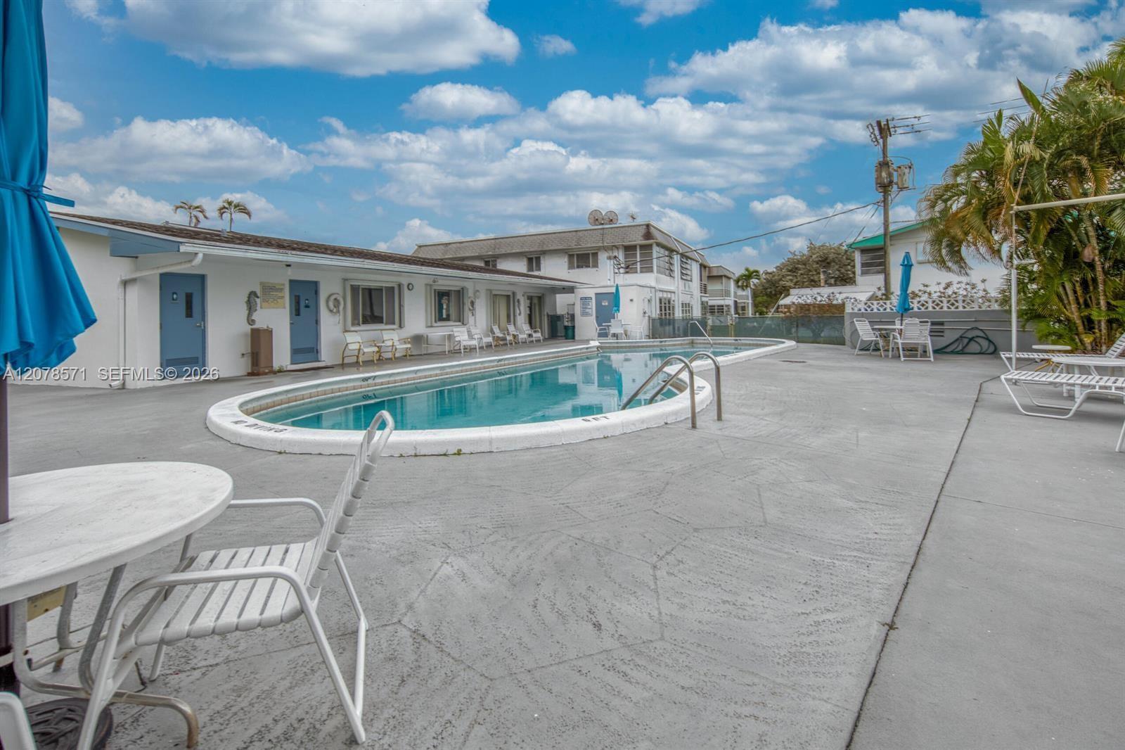 2440 W Lake Osborne Dr # 210, Lake Worth FL 33461