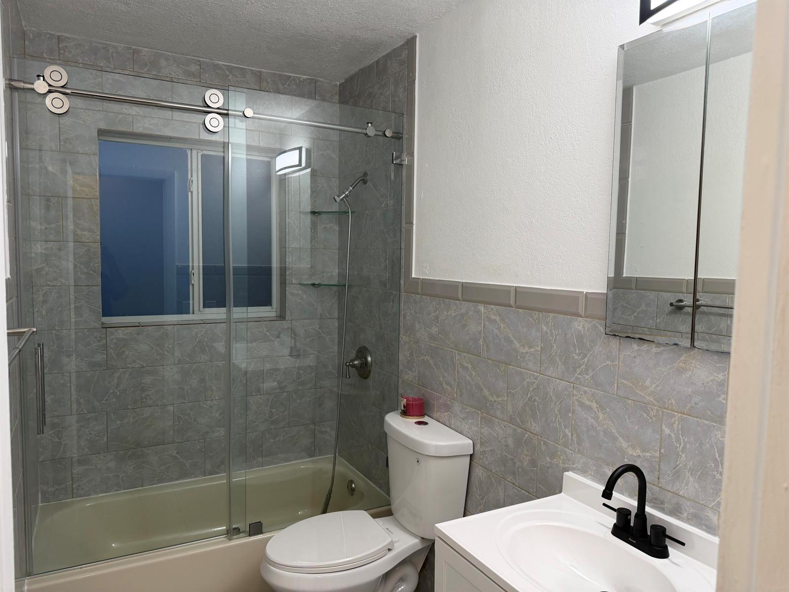 4011 SW 28TH Street, West Park FL 33023 photo 4