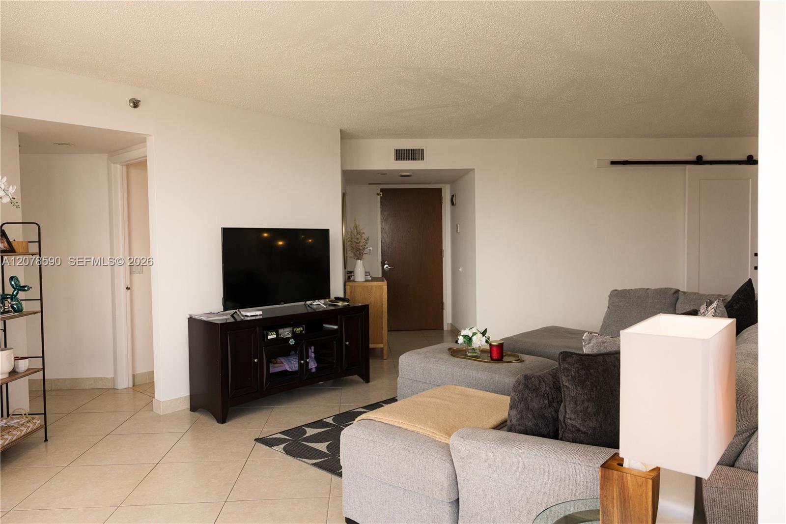 1000 W Island Blvd # 1010, Aventura FL 33160 photo 3