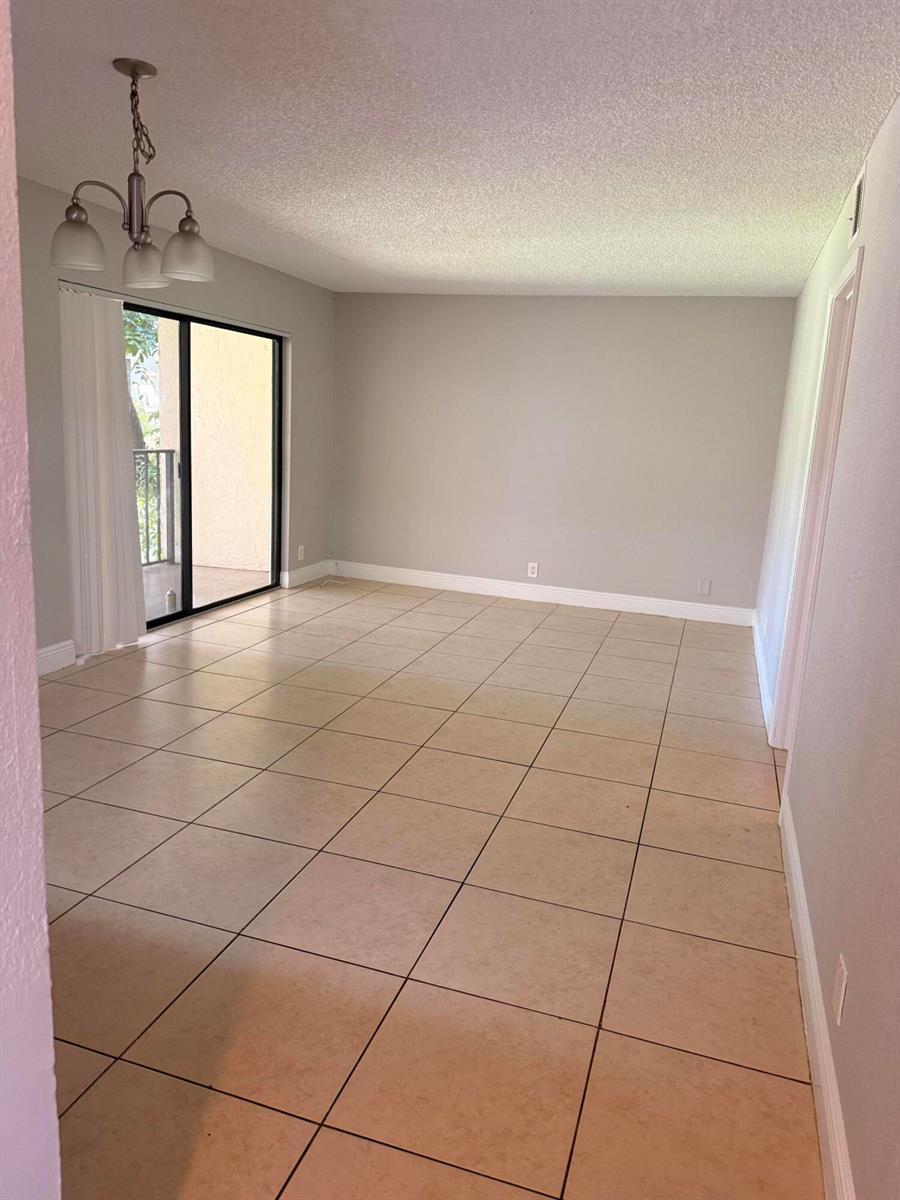 1440 LAKE CRYSTAL Drive # H, West Palm Beach FL 33411 photo 2