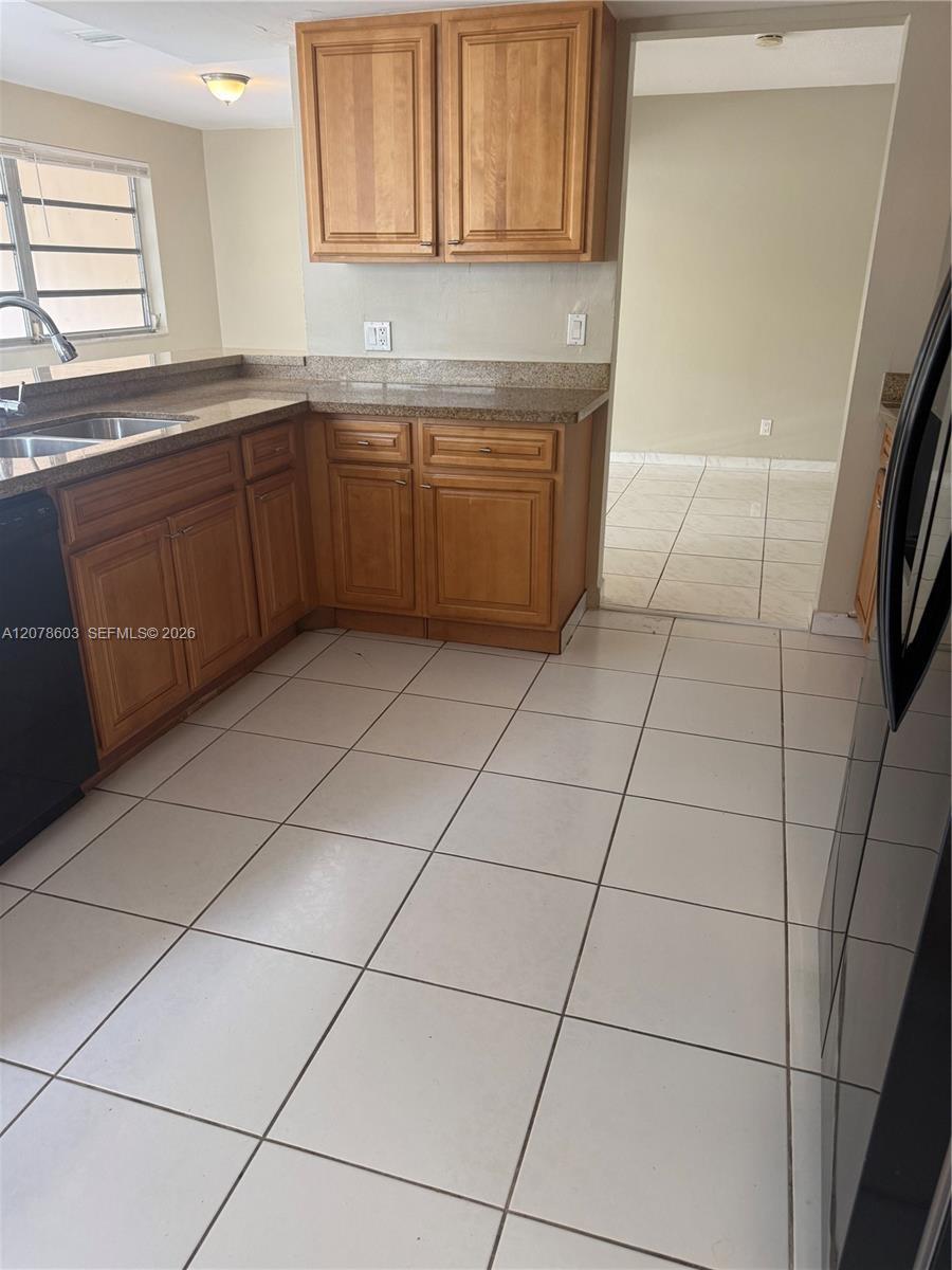 2121 N 52nd Ave, Hollywood FL 33021 photo 2
