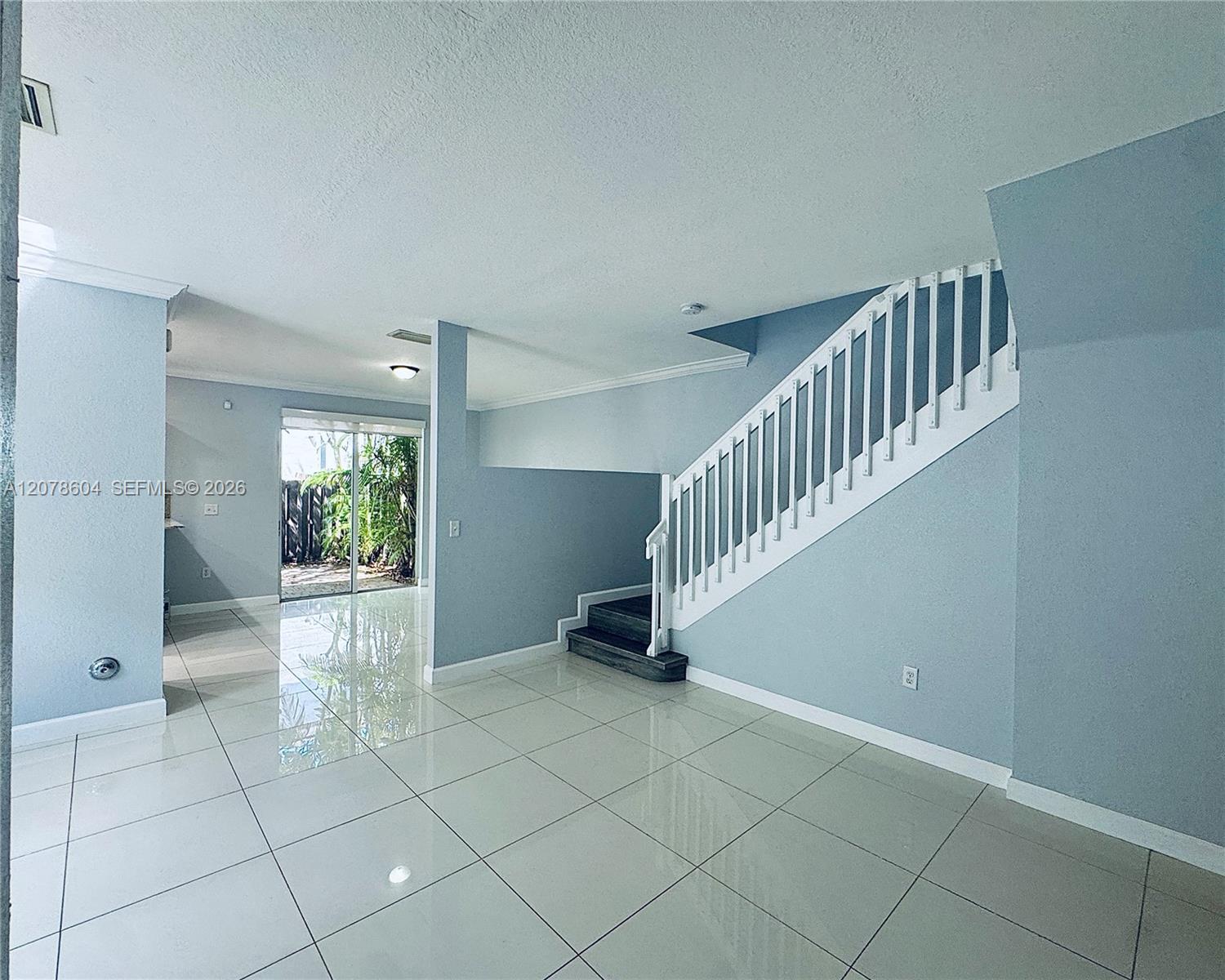 1035 NE 207th Ter, Miami FL 33179 photo 3