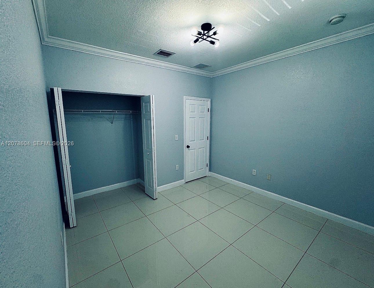 1035 NE 207th Ter, Miami FL 33179 photo 5