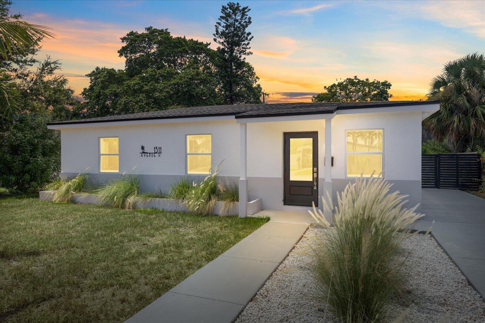 1311 AVENUE H, Riviera Beach FL 33404 photo 2