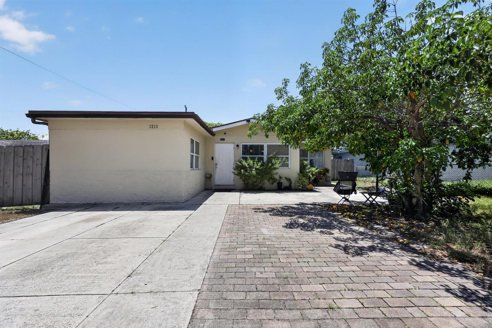 1213 14TH Avenue S, FL 33460 photo 2