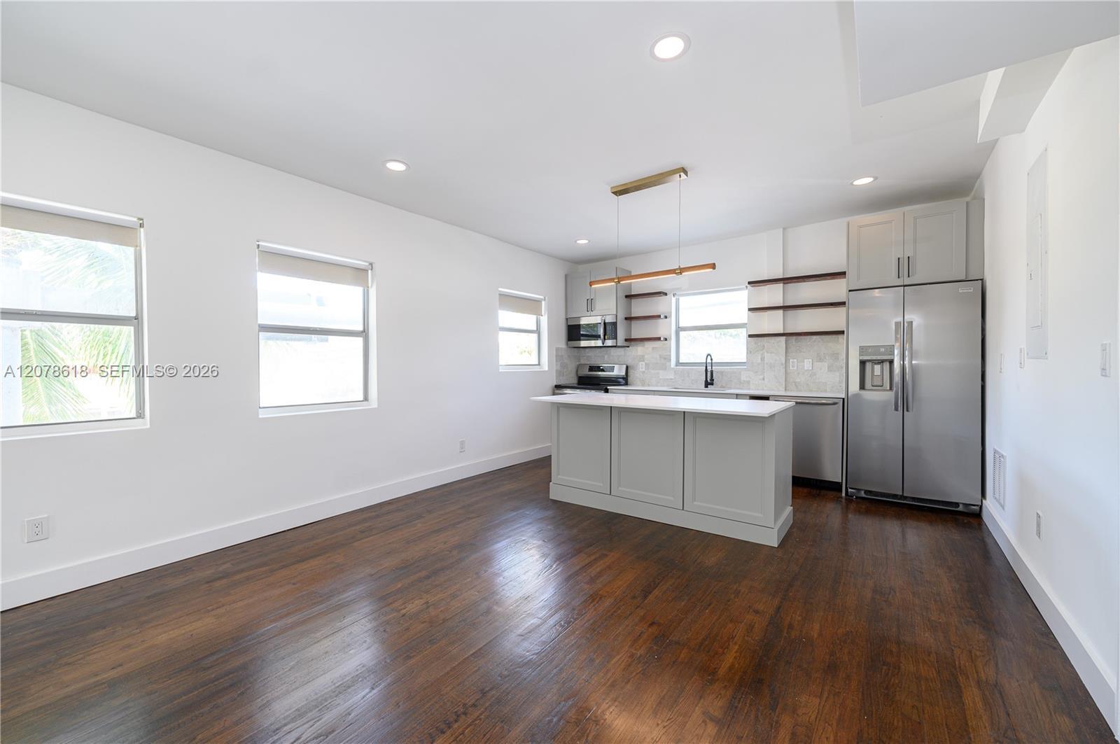 557 Meridian Ave # B, Miami Beach FL 33139 photo 2