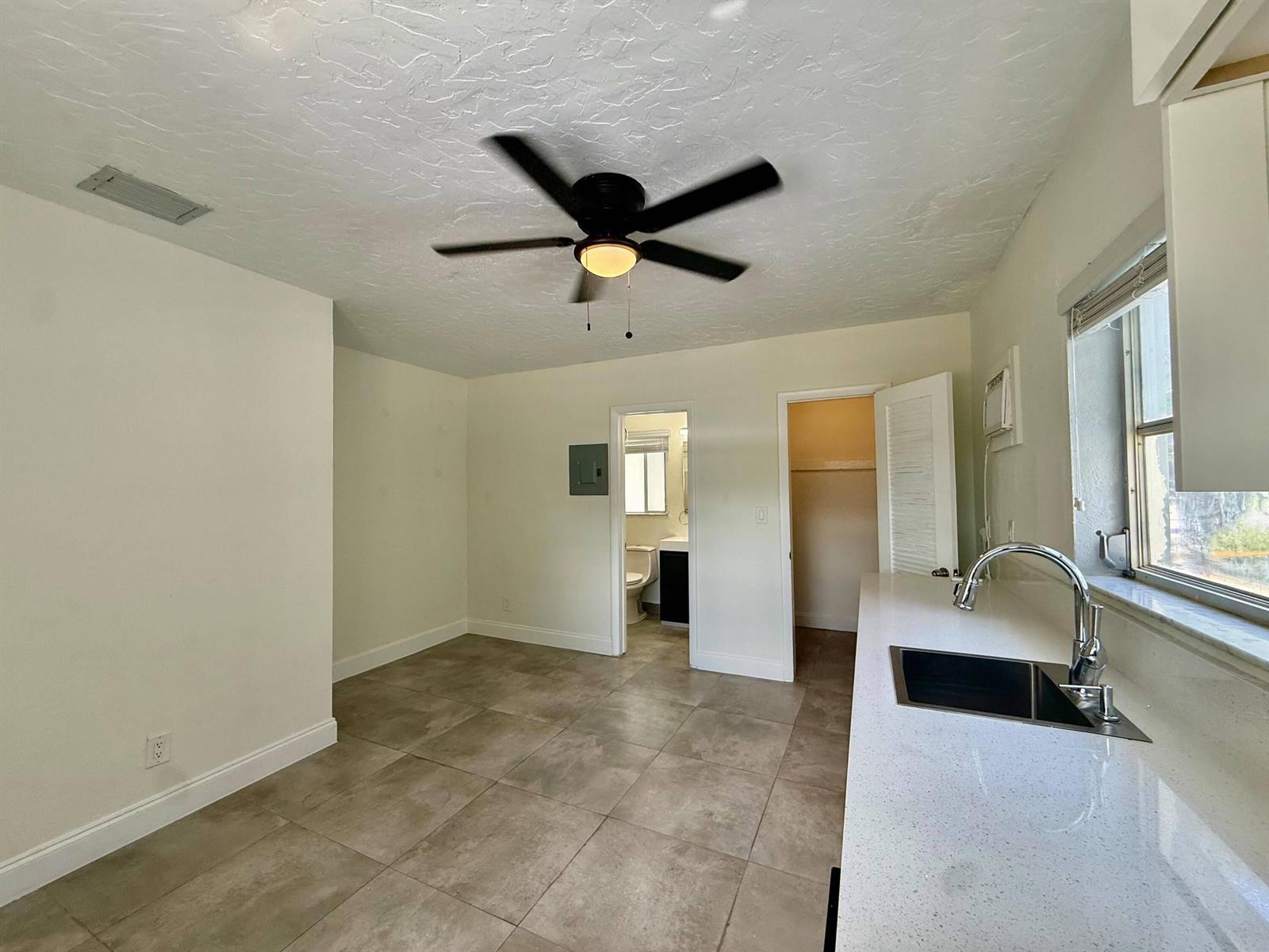 3684 NE 11th Avenue Unit 4, Oakland Park FL 33334 photo 2