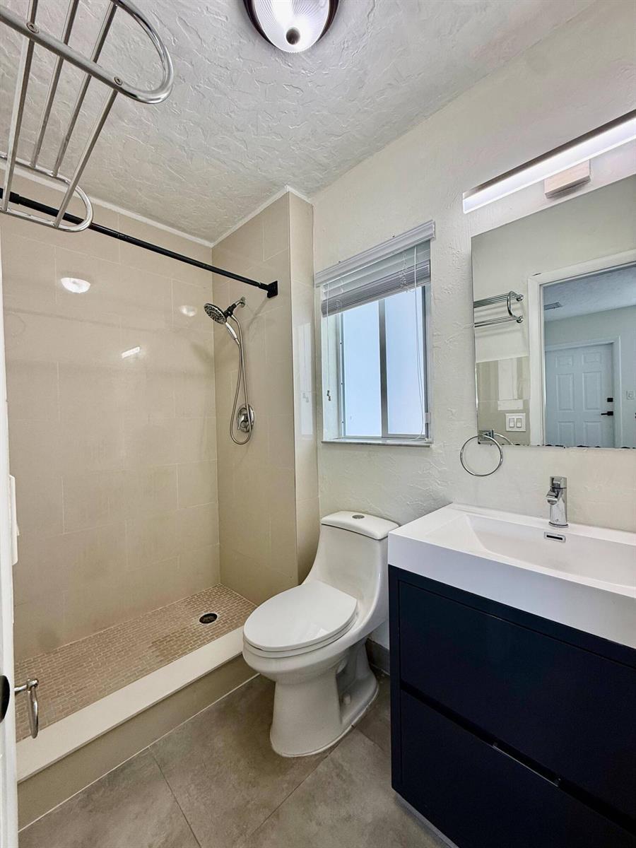 3684 NE 11th Avenue Unit 4, Oakland Park FL 33334 photo 3