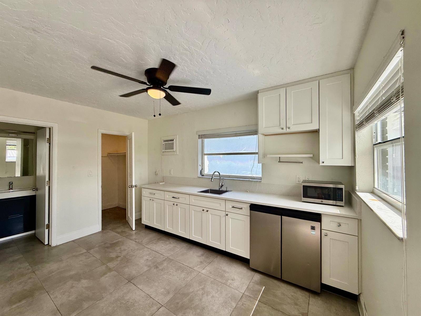 3684 NE 11th Avenue Unit 4, Oakland Park FL 33334 photo 4