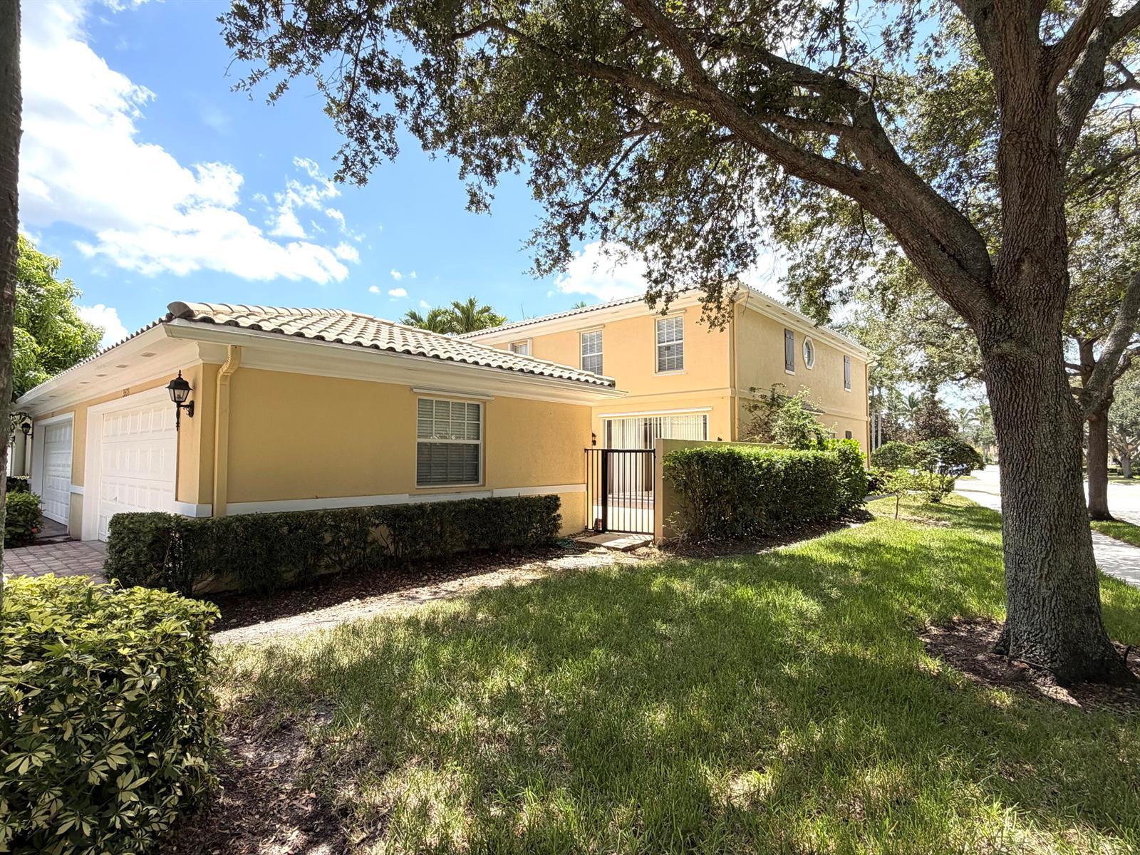 3503 Greenway Drive, Jupiter FL 33458 photo 2