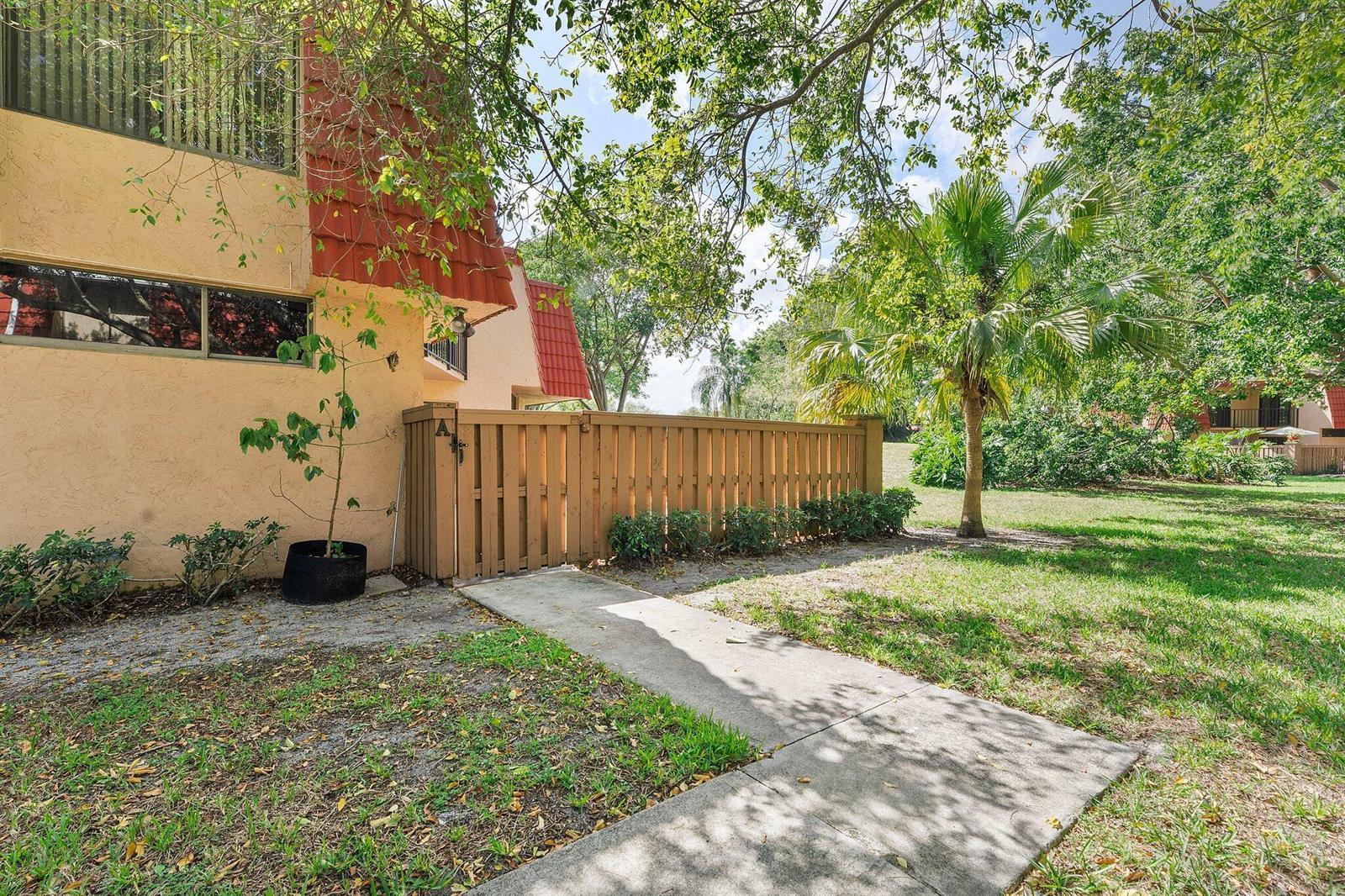 8195 SEVERN Drive # A, Boca Raton FL 33433 photo 5