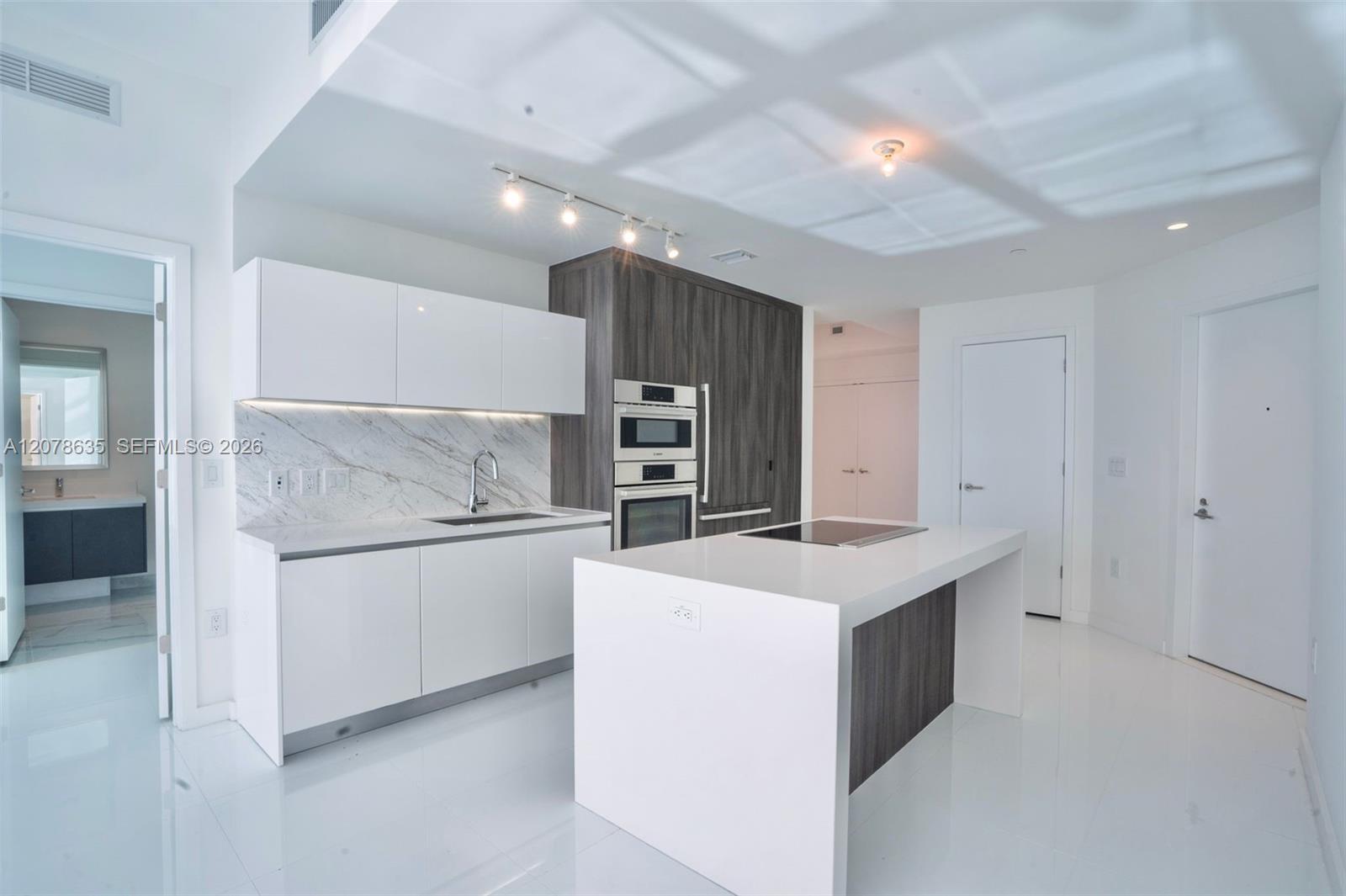 851 NE 1st Ave # 3007, Miami FL 33132 photo 5