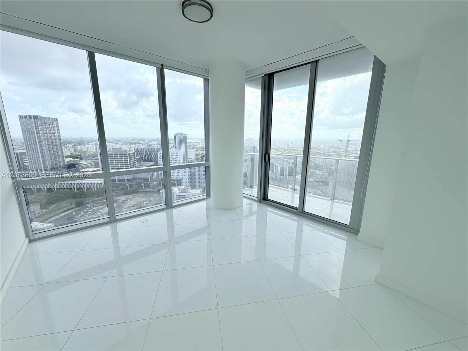 851 NE 1st Ave # 3202, Miami FL 33132 photo 2