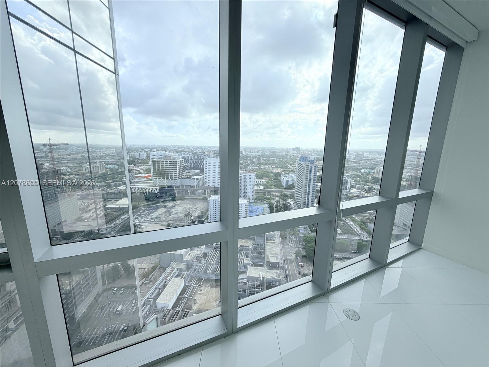 851 NE 1st Ave # 3202, Miami FL 33132 photo 3